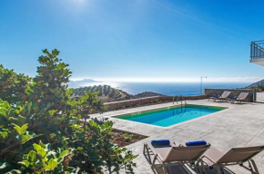 Tranquil sea view villa with private pool, just 2km from the beach!